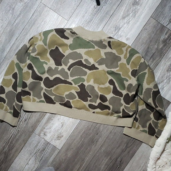 Vans | Cammile, Camo, Over Sized, Cropped, Pullover Sweater - Picture 8 of 8